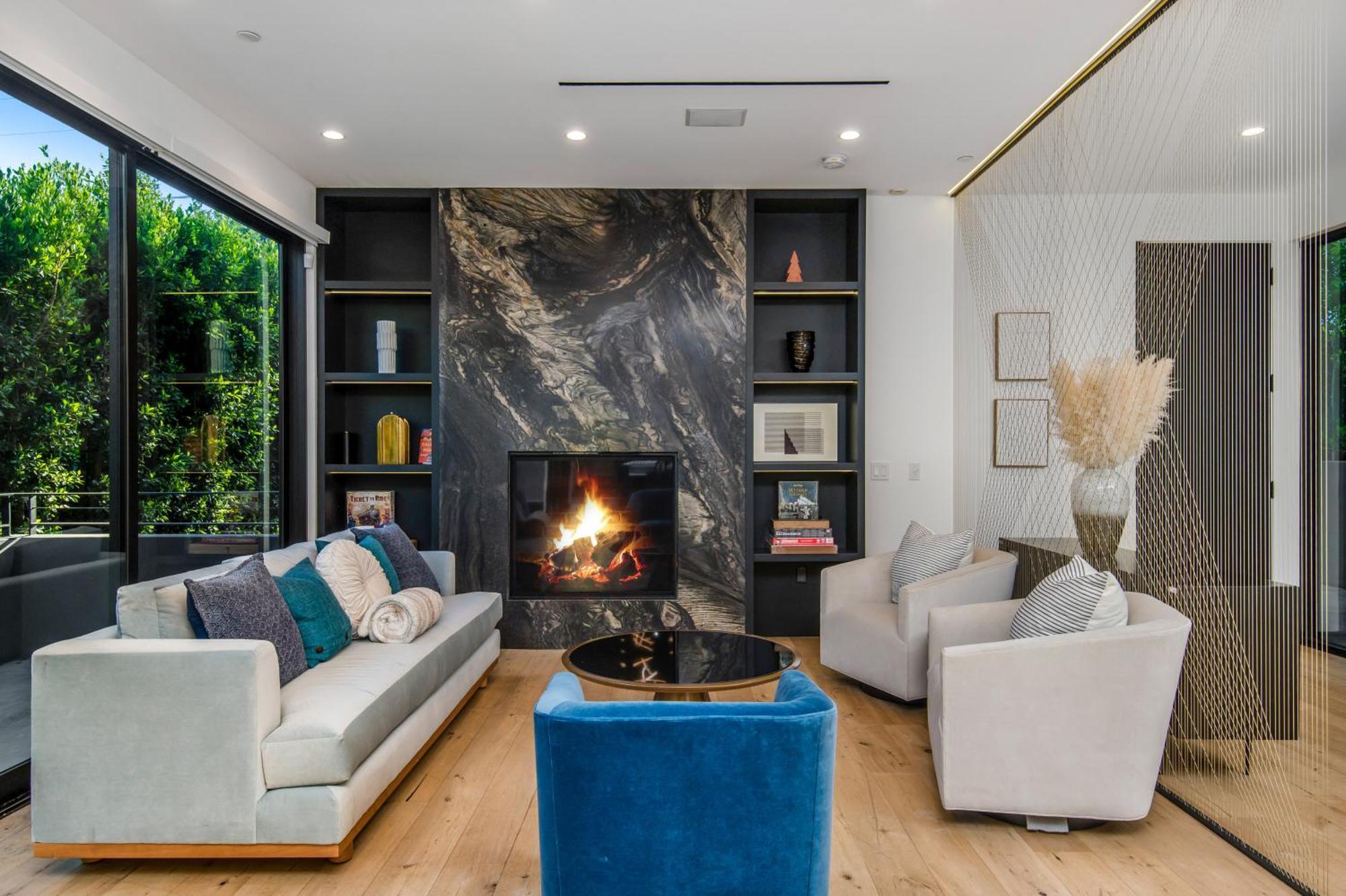 West Hollywood Luxury With Views *