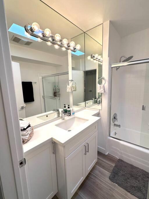 Apartment Urban Luxury In Brentwood