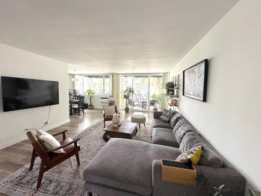 Apartment Urban Luxury In Brentwood