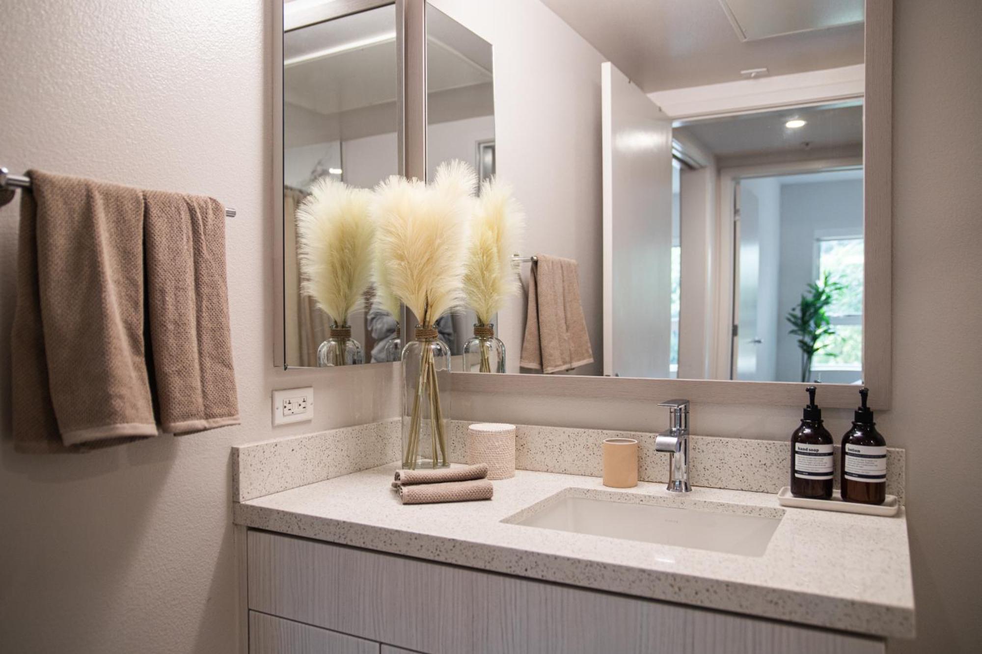 Stylish One Bedroom In The Heart Of Weho