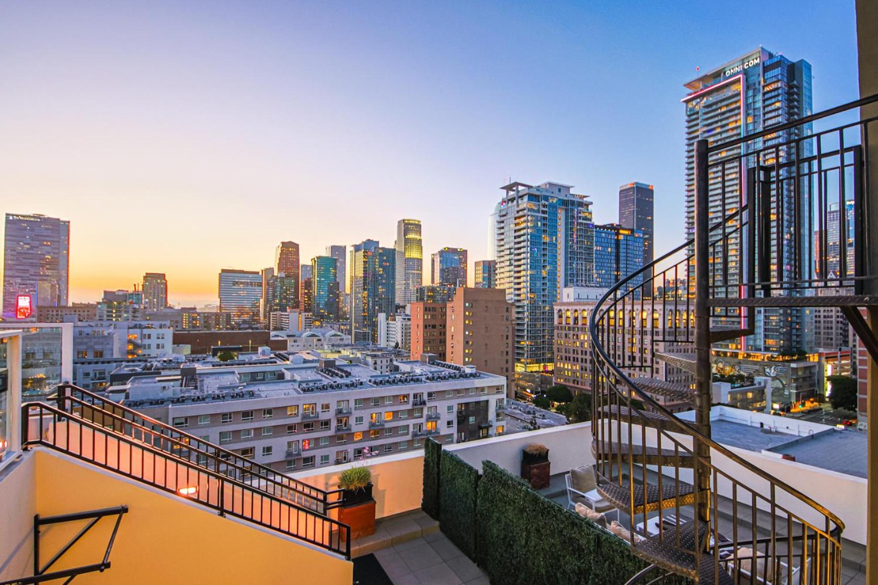 Sunny & Spacious 2Bdr & 1Bth In Downtown La Los Angeles