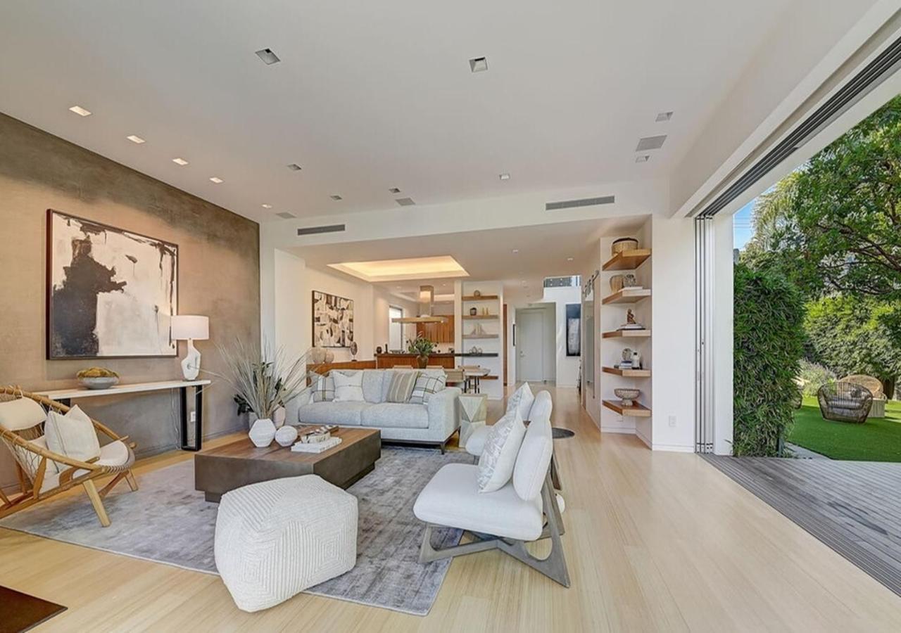 Gorgeous Three Bedroom Versatile Apartment