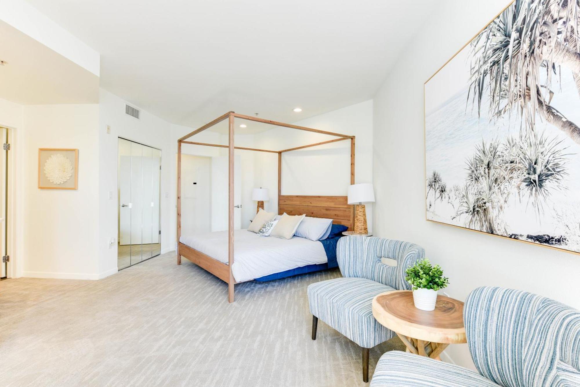 Wake Up On The Waters Edge Apartment *