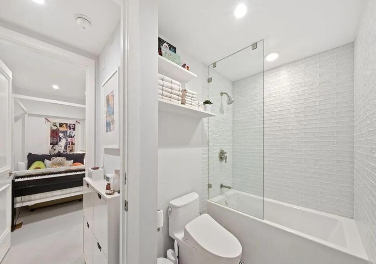 Elegant Two Bedroom Santa Monica