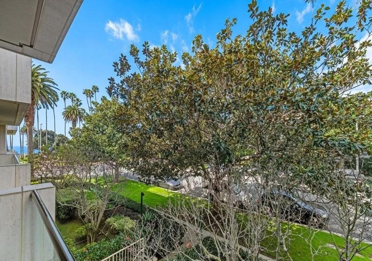 Elegant Two Bedroom Santa Monica *