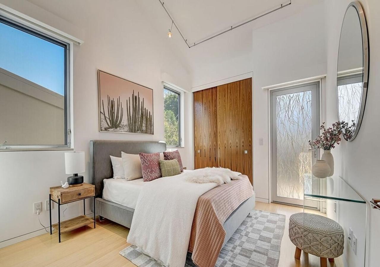 Apartment Gorgeous Three Bedroom Versatile *
