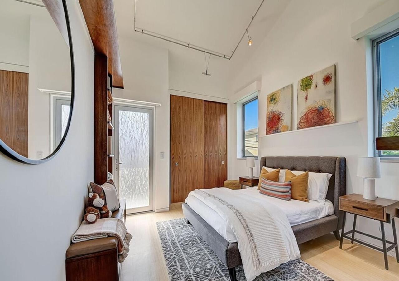 Apartment Gorgeous Three Bedroom Versatile Los Angeles