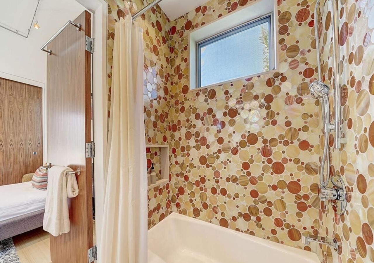 Gorgeous Three Bedroom Versatile Apartment