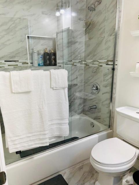 Holiday home Gated Contemporary 3 Bedroom - 2 Bathroom In South Parking