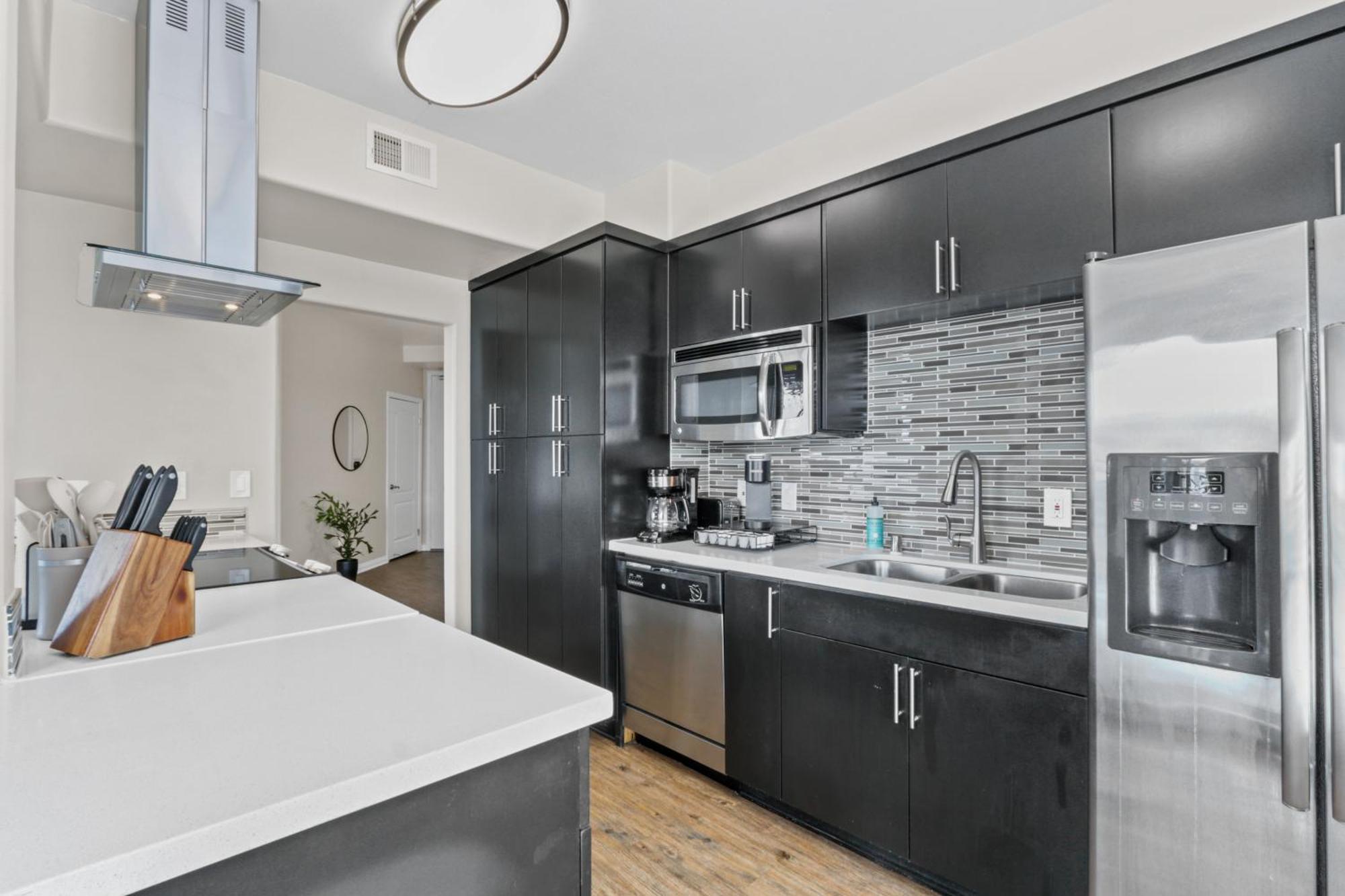 Charming 3-bedroom 3 Bth Near Venice Beach! Apartment Los Angeles