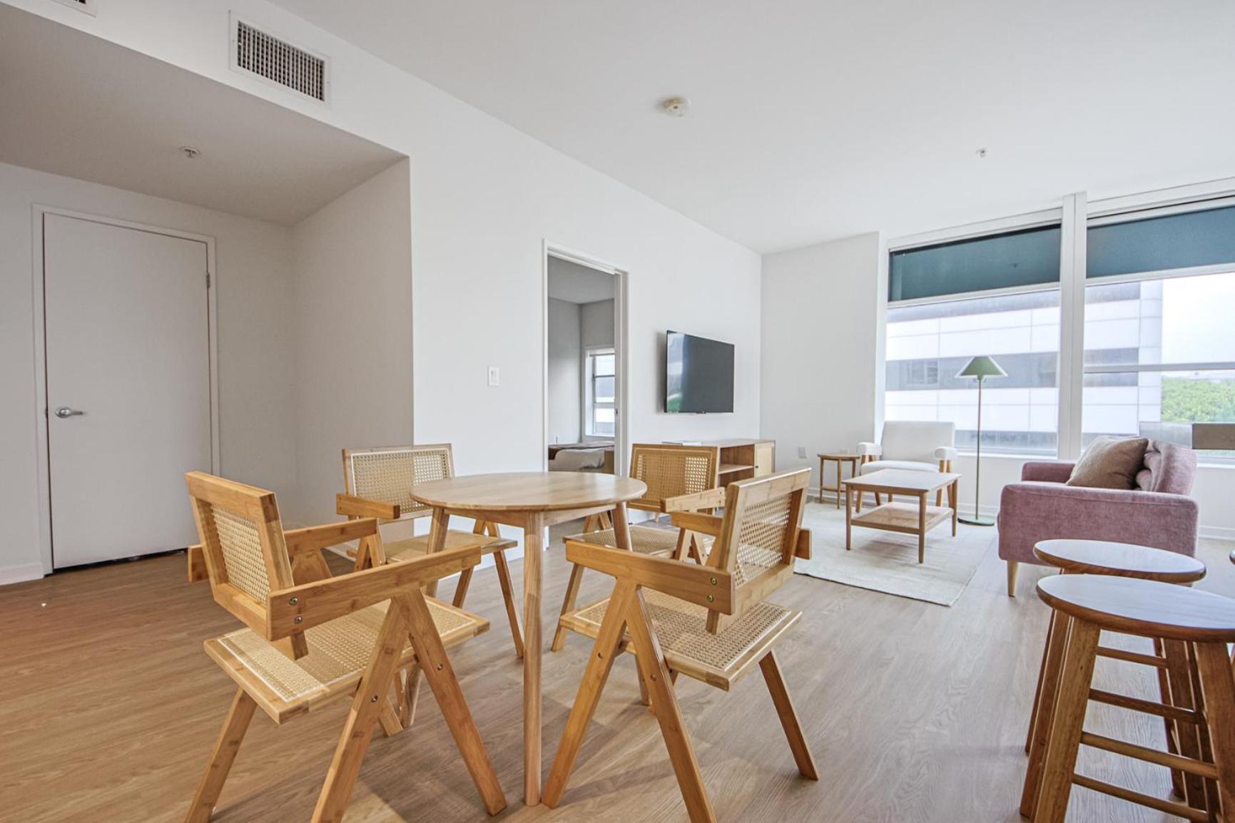 Beachside Getaway 2 Bed 2 Baths Apartment *