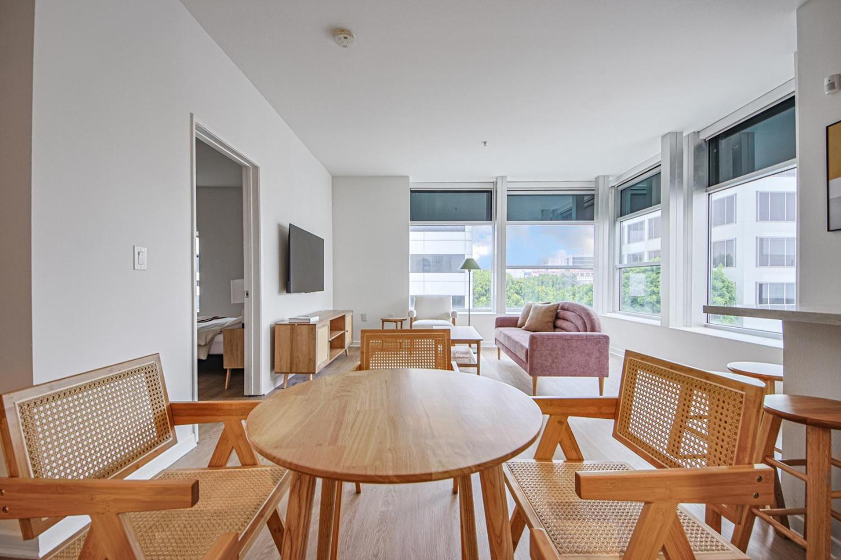 Beachside Getaway 2 Bed 2 Baths Los Angeles