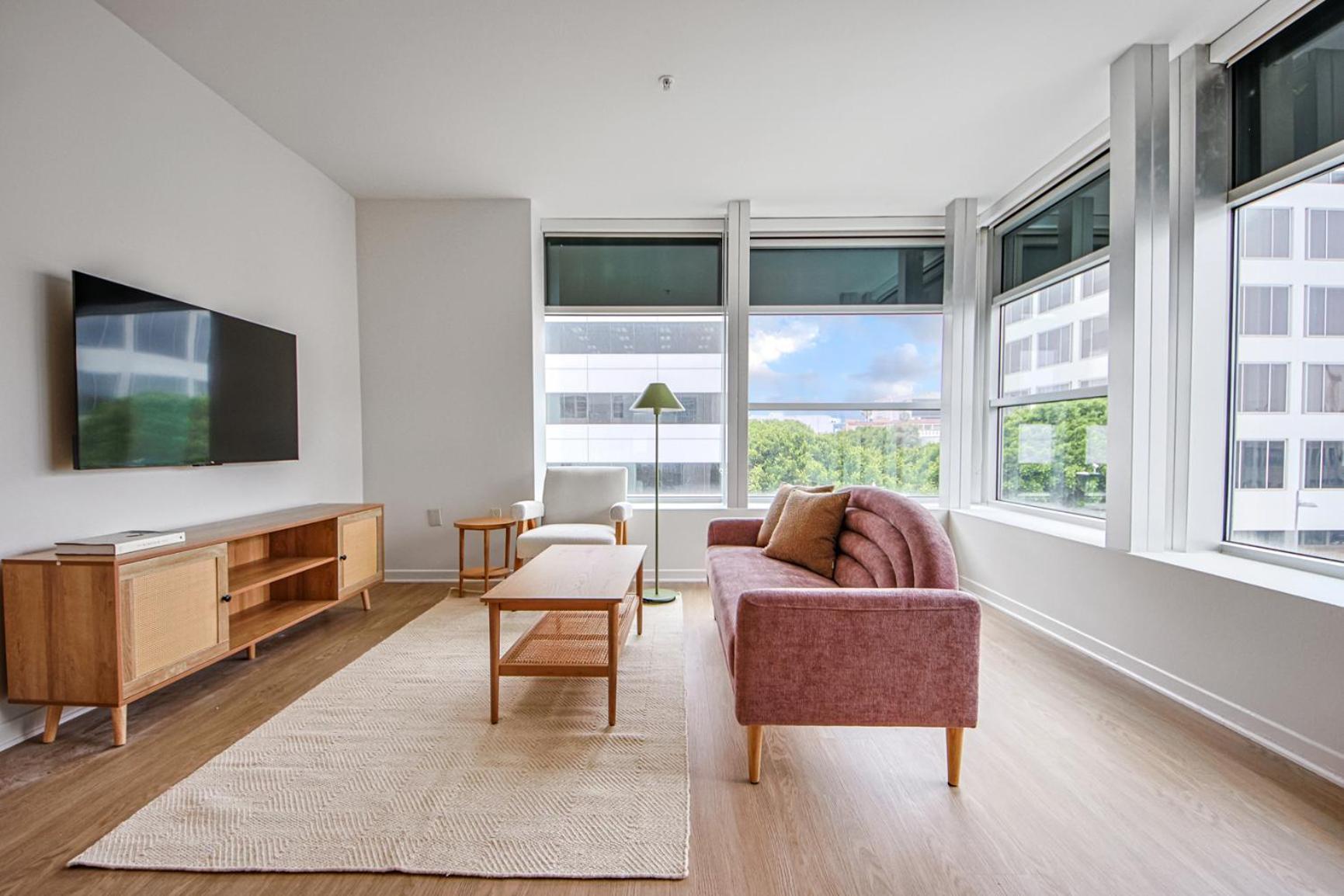Apartment Beachside Getaway 2 Bed 2 Baths Los Angeles