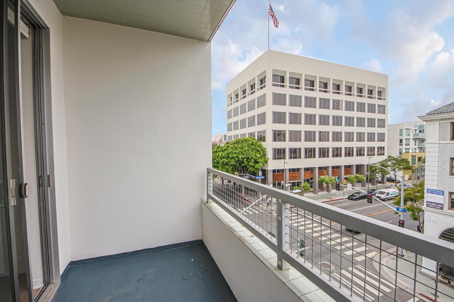 Beachside Getaway 2 Bed 2 Baths *