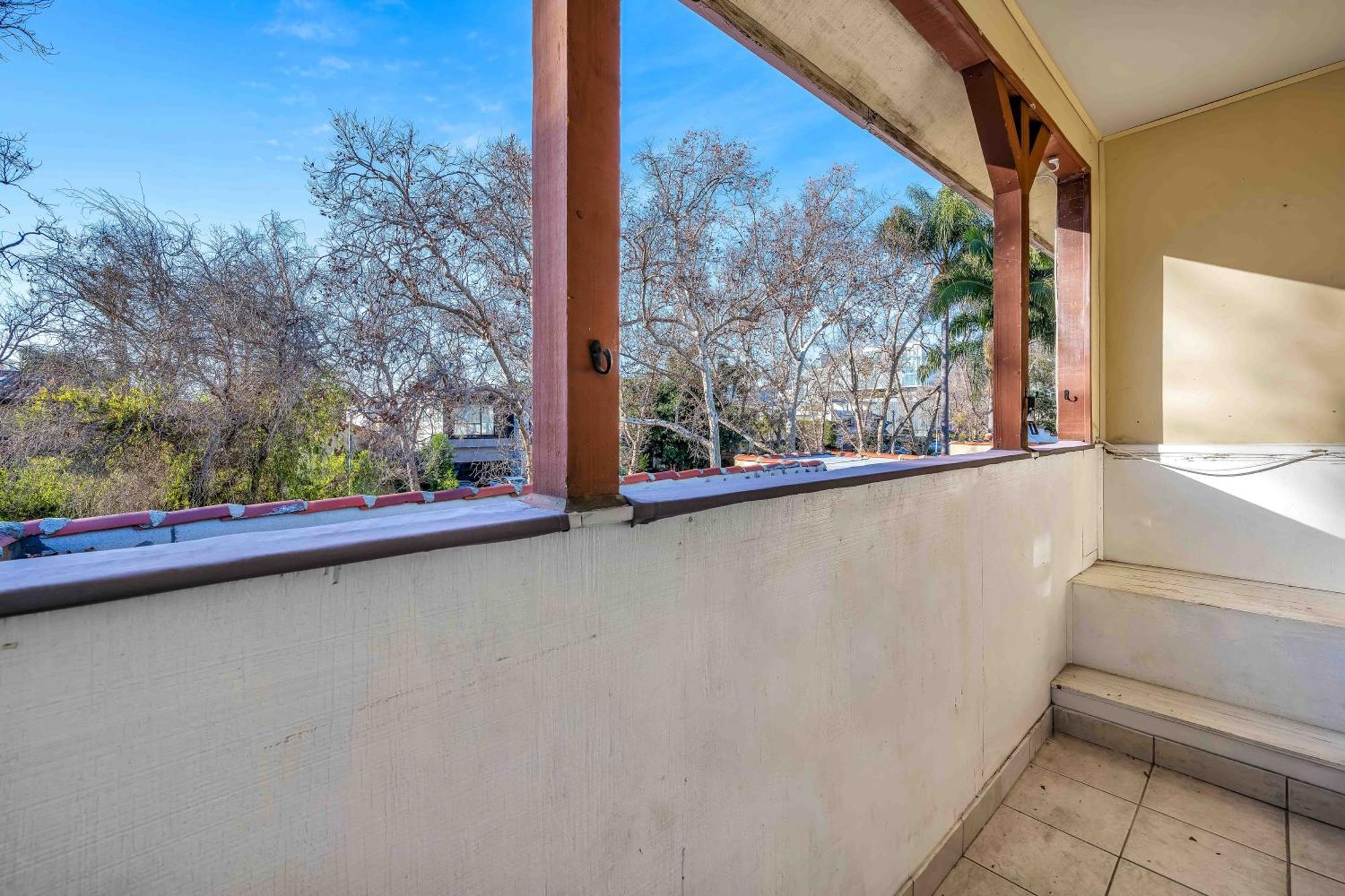 Modern Large 2 Level 2-bedroom 2-bathroom By West Hollywood * Los Angeles