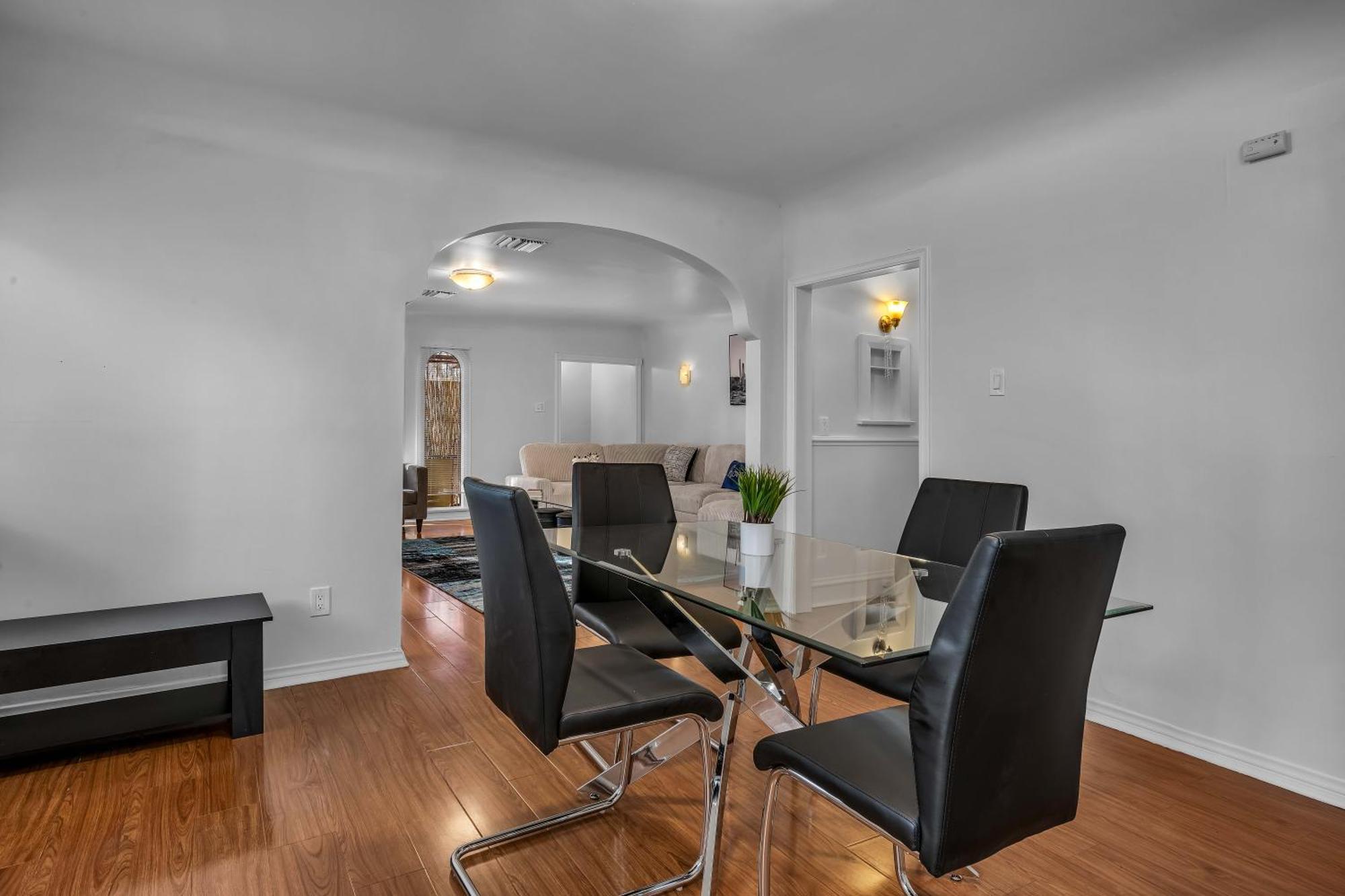Apartment Modern Large 2 Level 2-bedroom 2-bathroom By West Hollywood *