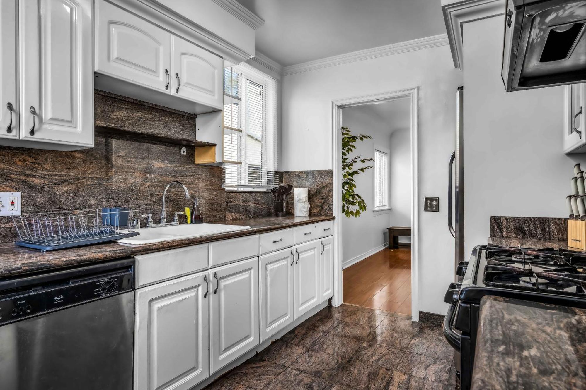 Modern Large 2 Level 2-bedroom 2-bathroom By West Hollywood Apartment *