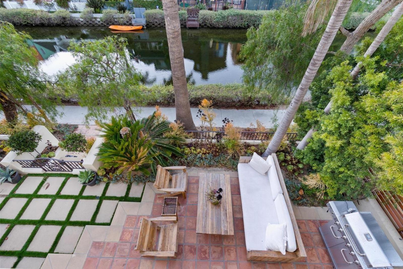 The Canal Escape - Canal-front Italian Los Angeles