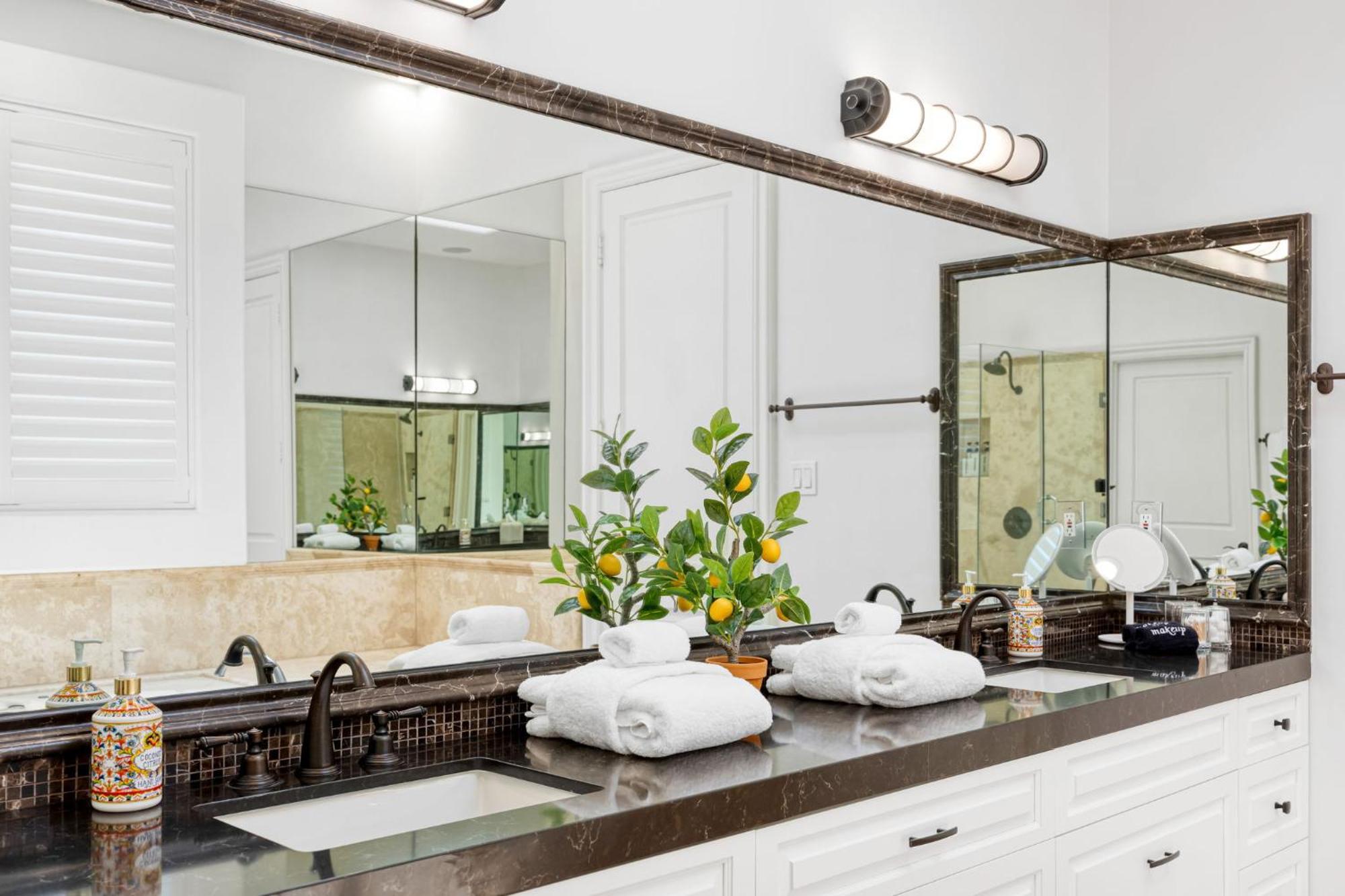 The Canal Escape - Canal-front Italian Holiday home *