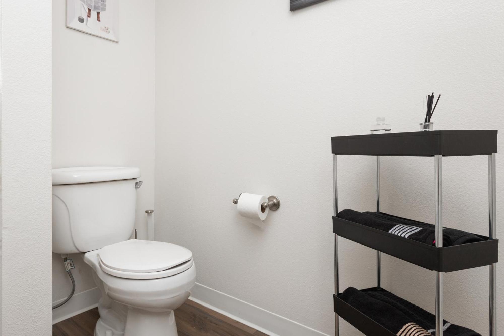 Cozy Oasis In Marina Del Rey!free Swimming Pool And Parking