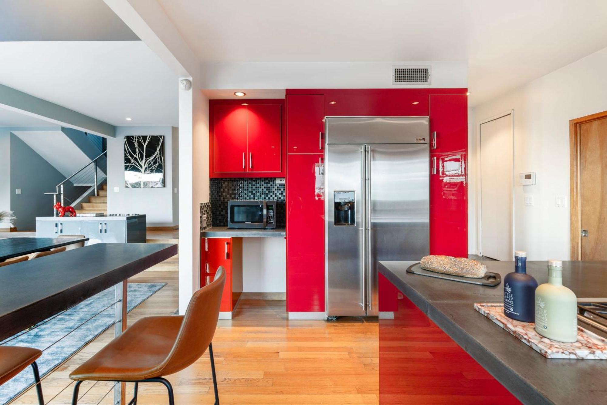 6mil 5br Sunset Strip Jetliner Oasis *