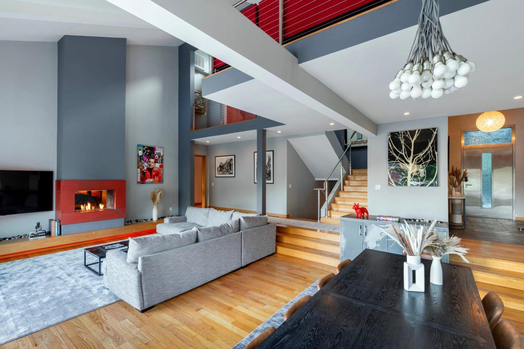 6mil 5br Sunset Strip Jetliner Oasis