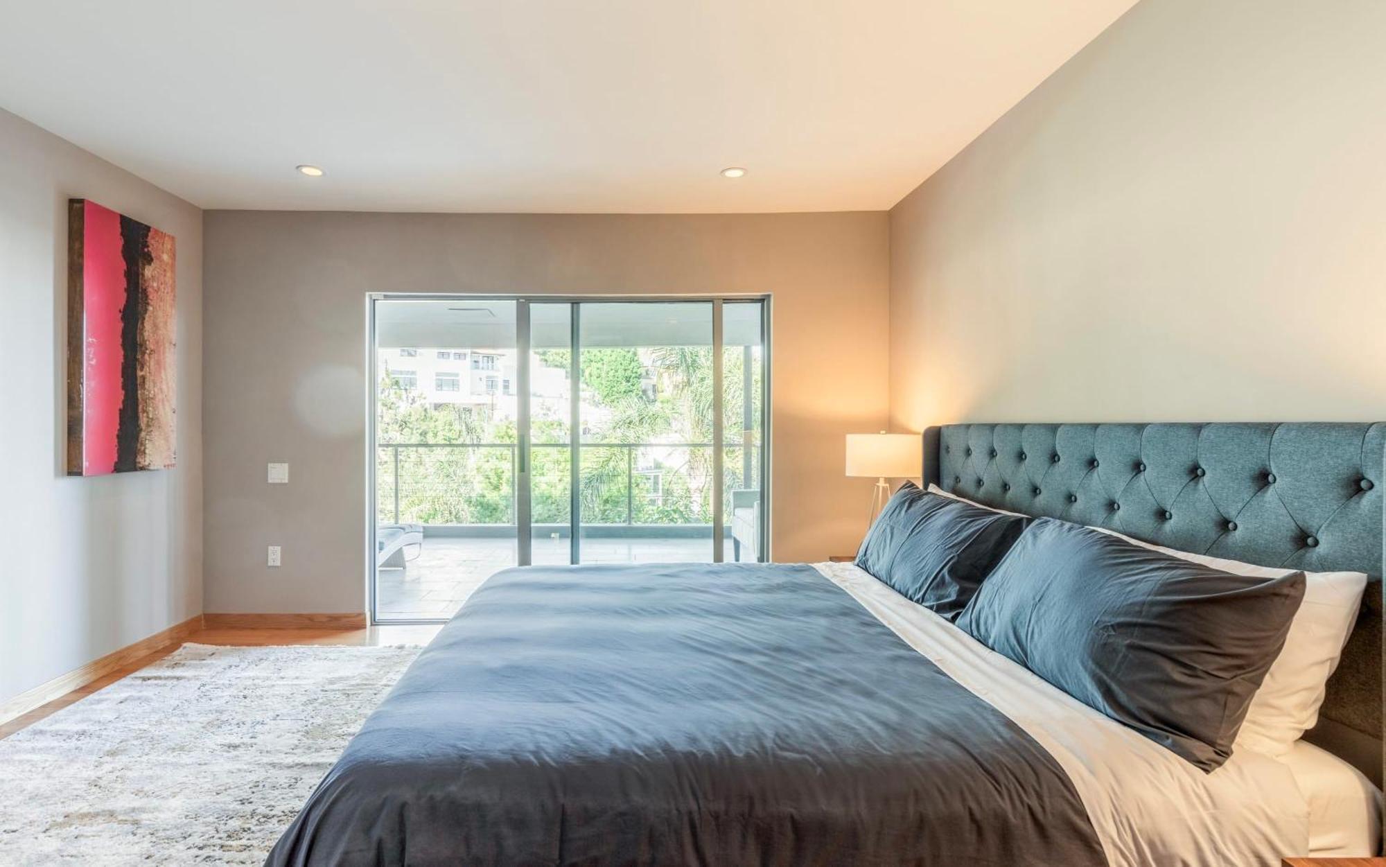 6mil 5br Sunset Strip Jetliner Oasis *