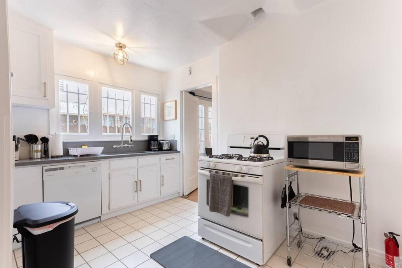 Magnificent House Minutes From Hollywood