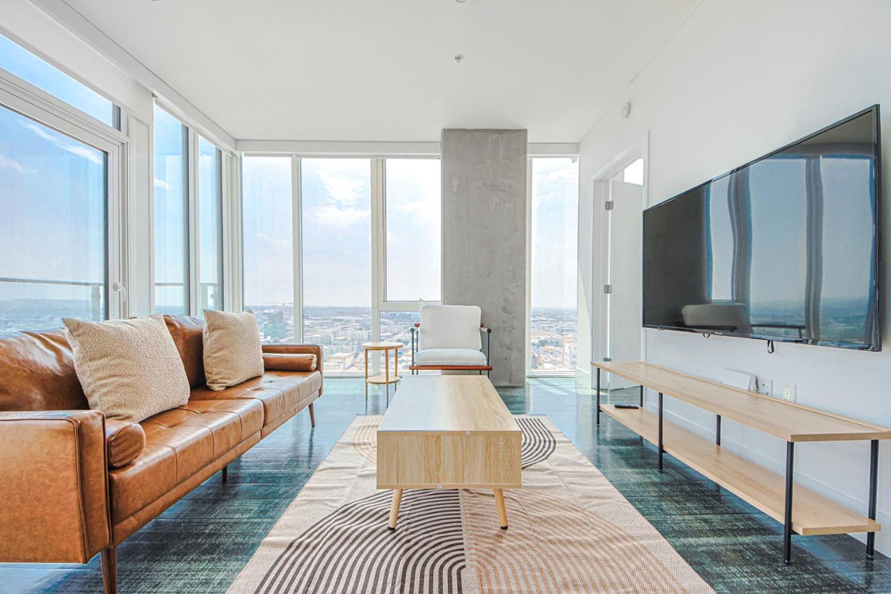 Elegant Urban Oasis 2br 2ba
