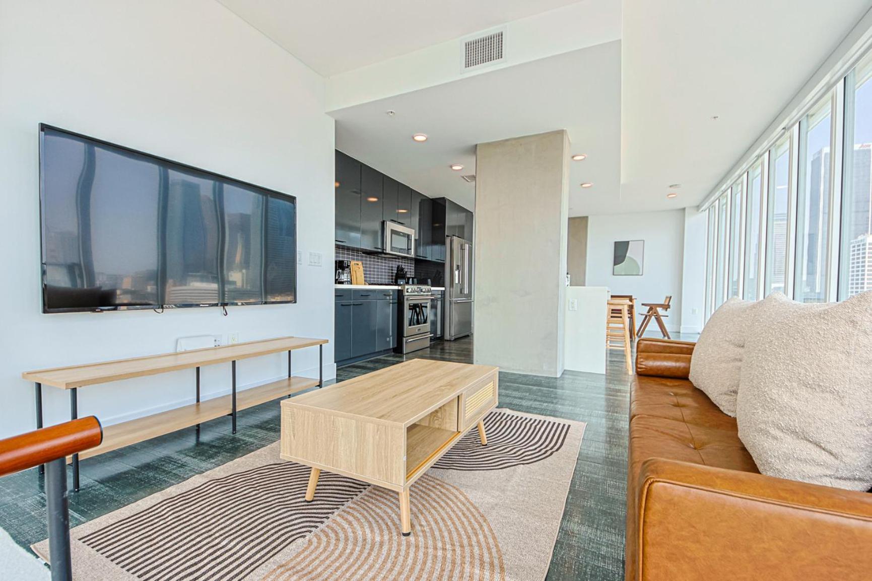 Elegant Urban Oasis 2br 2ba * Los Angeles