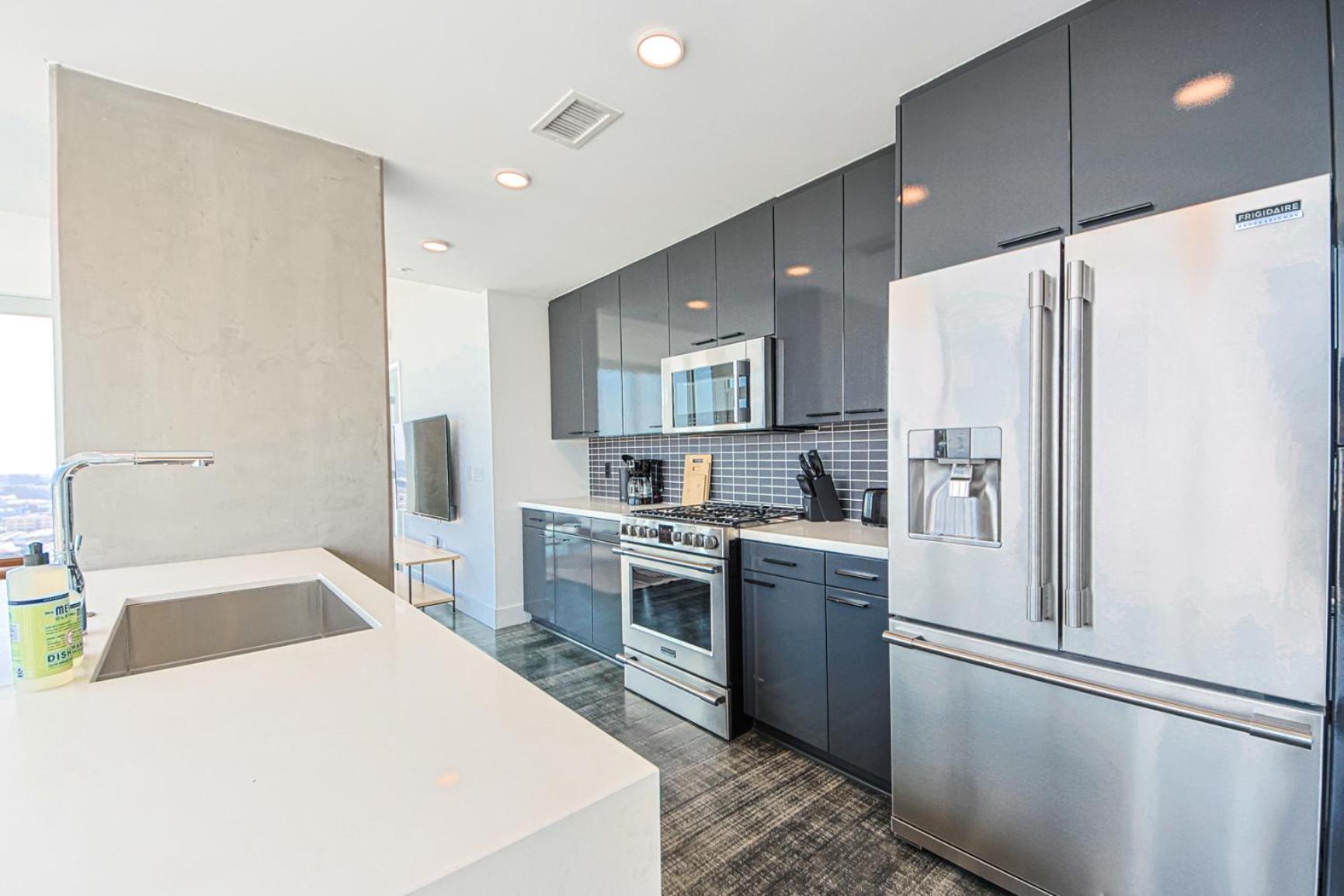 Elegant Urban Oasis 2br 2ba Los Angeles