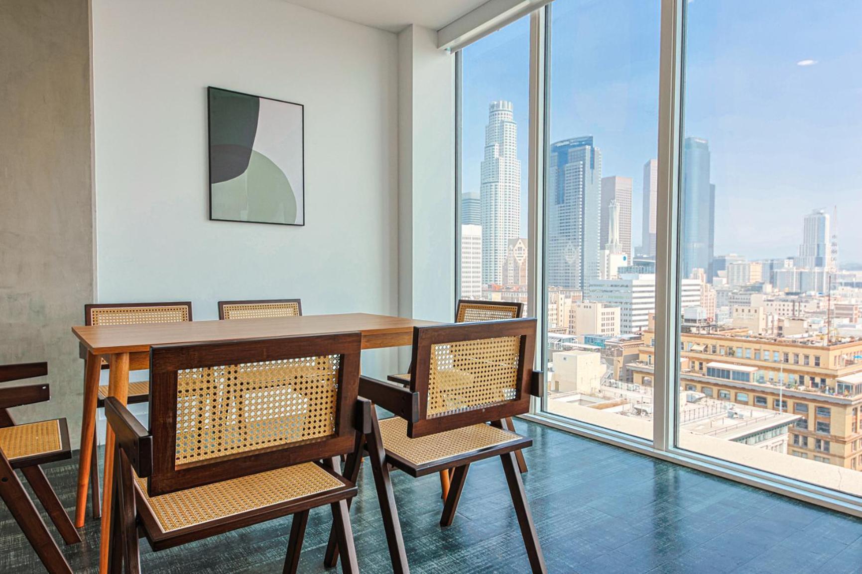 Apartment Elegant Urban Oasis 2br 2ba *