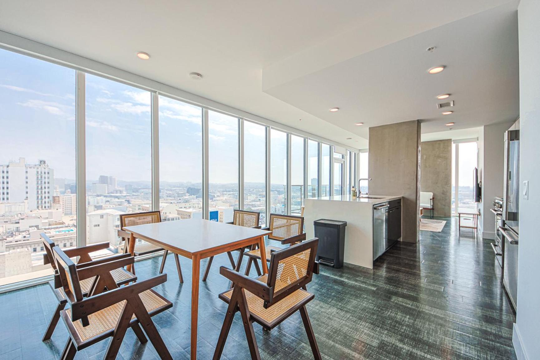 Elegant Urban Oasis 2br 2ba Apartment