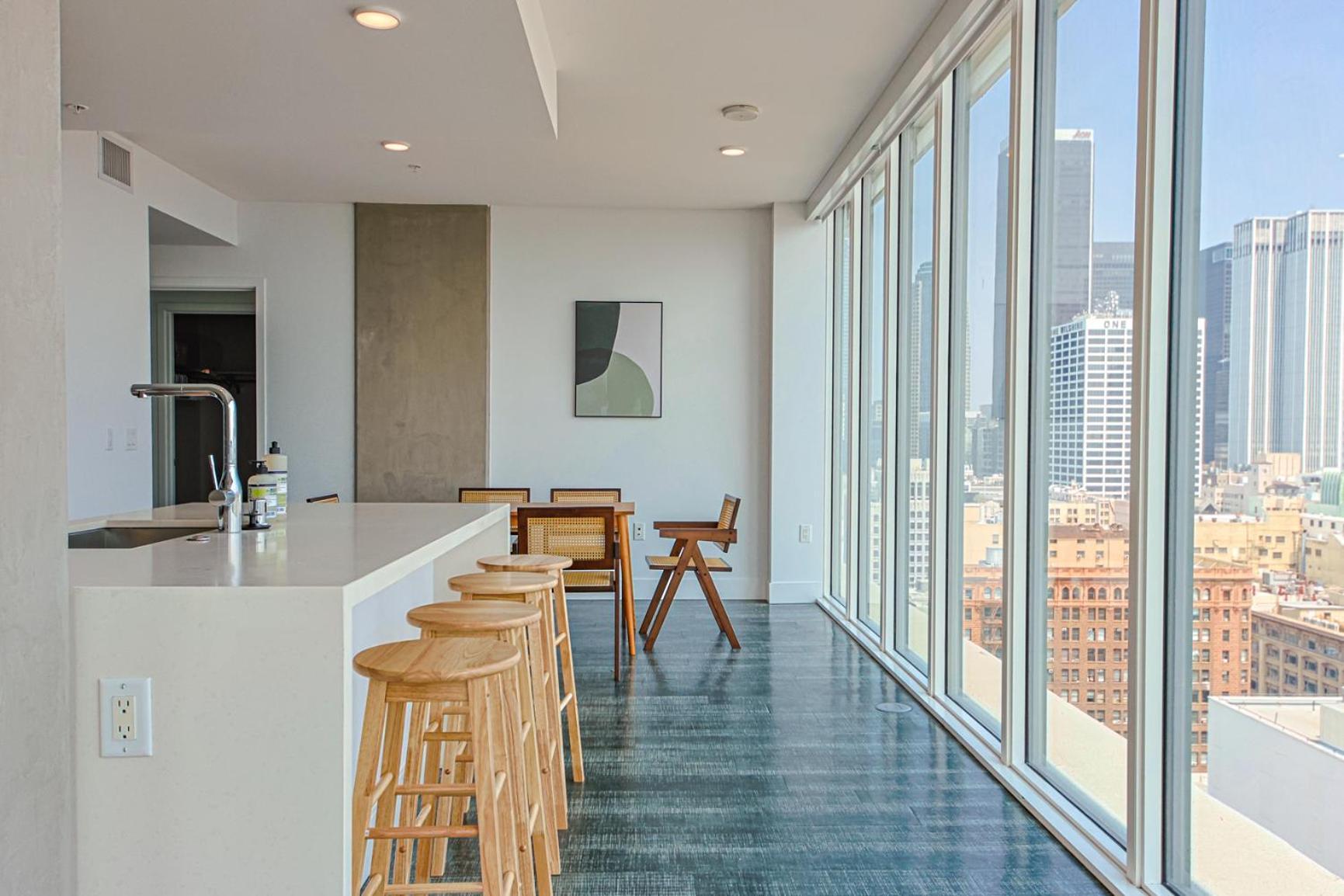 Apartment Elegant Urban Oasis 2br 2ba