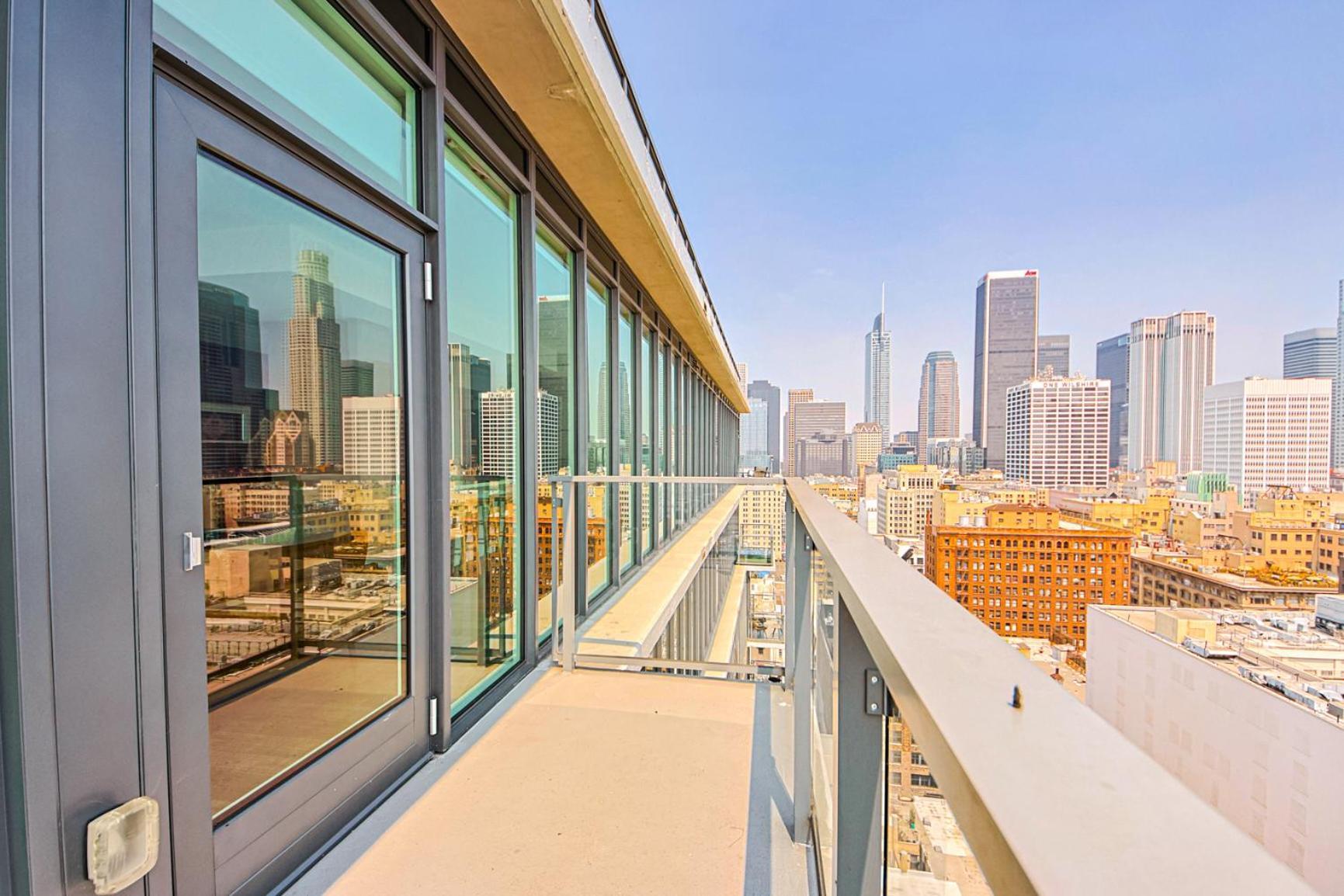 Elegant Urban Oasis 2br 2ba