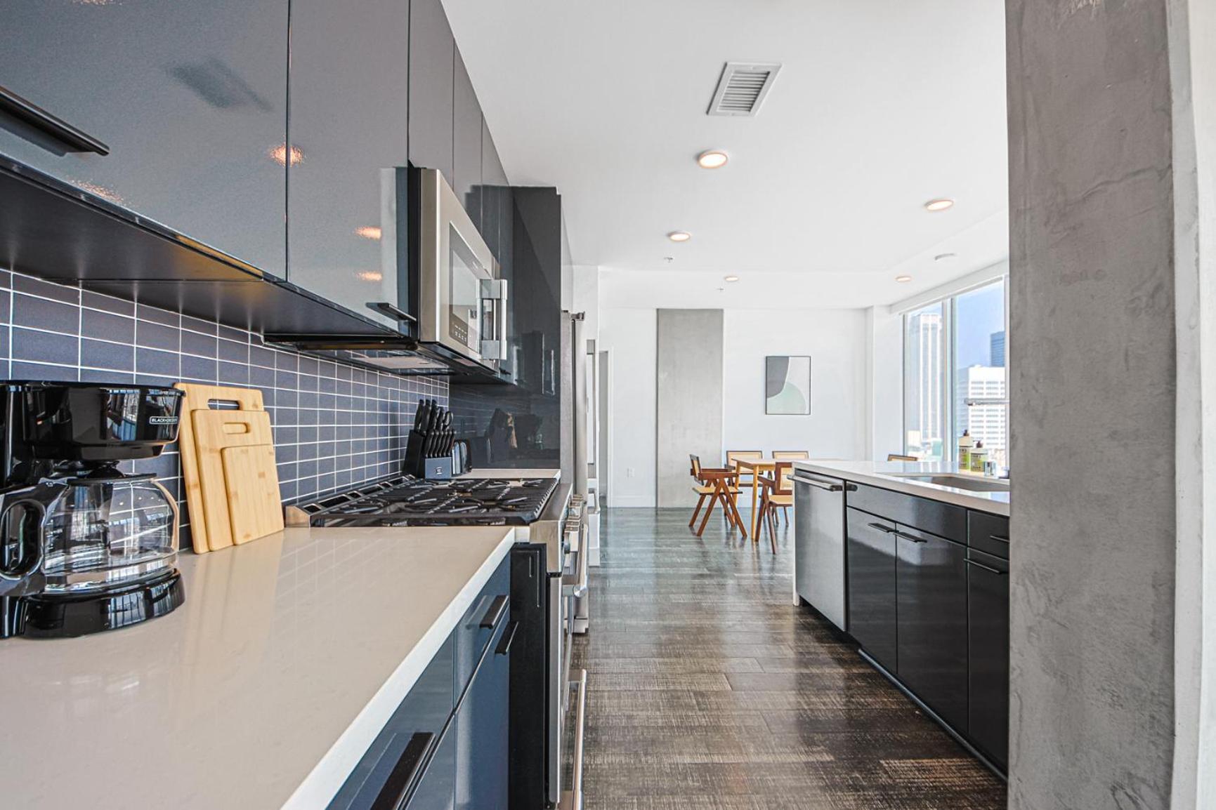 Elegant Urban Oasis 2br 2ba Apartment
