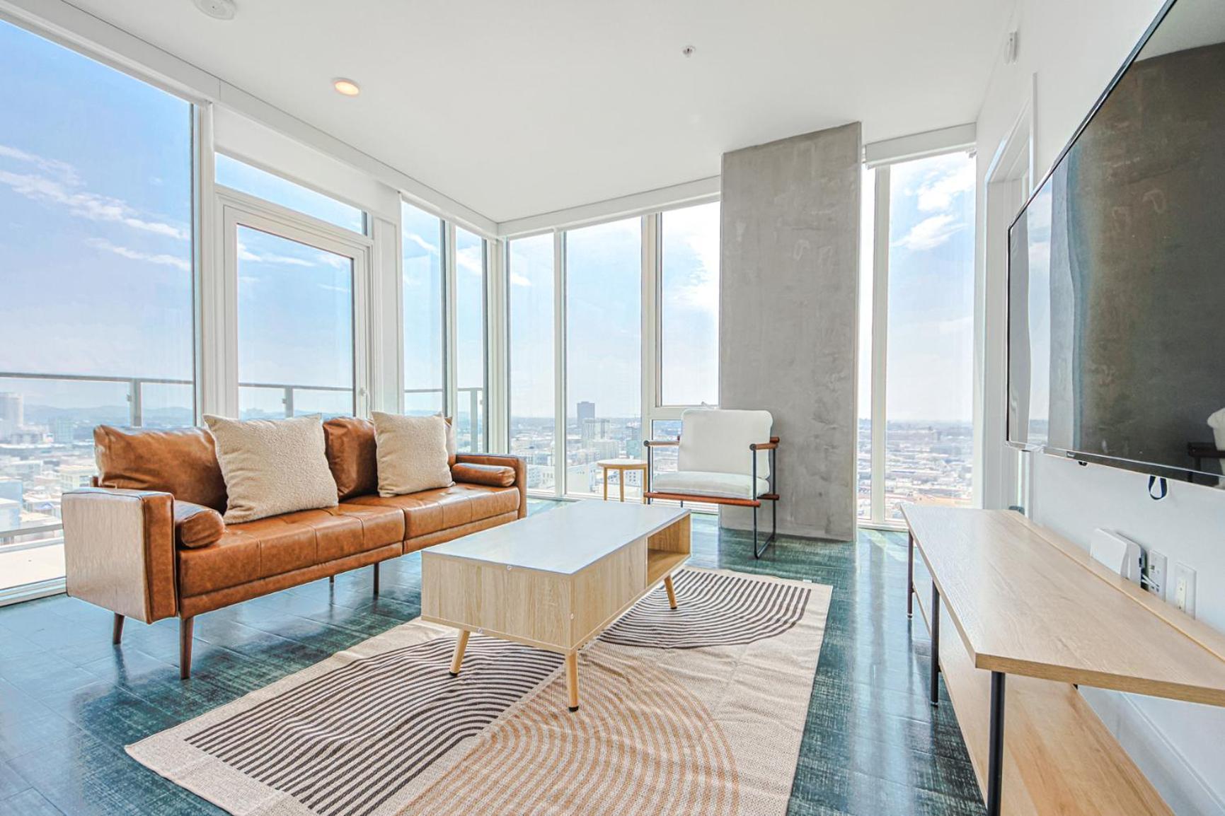 Elegant Urban Oasis 2br 2ba Apartment *