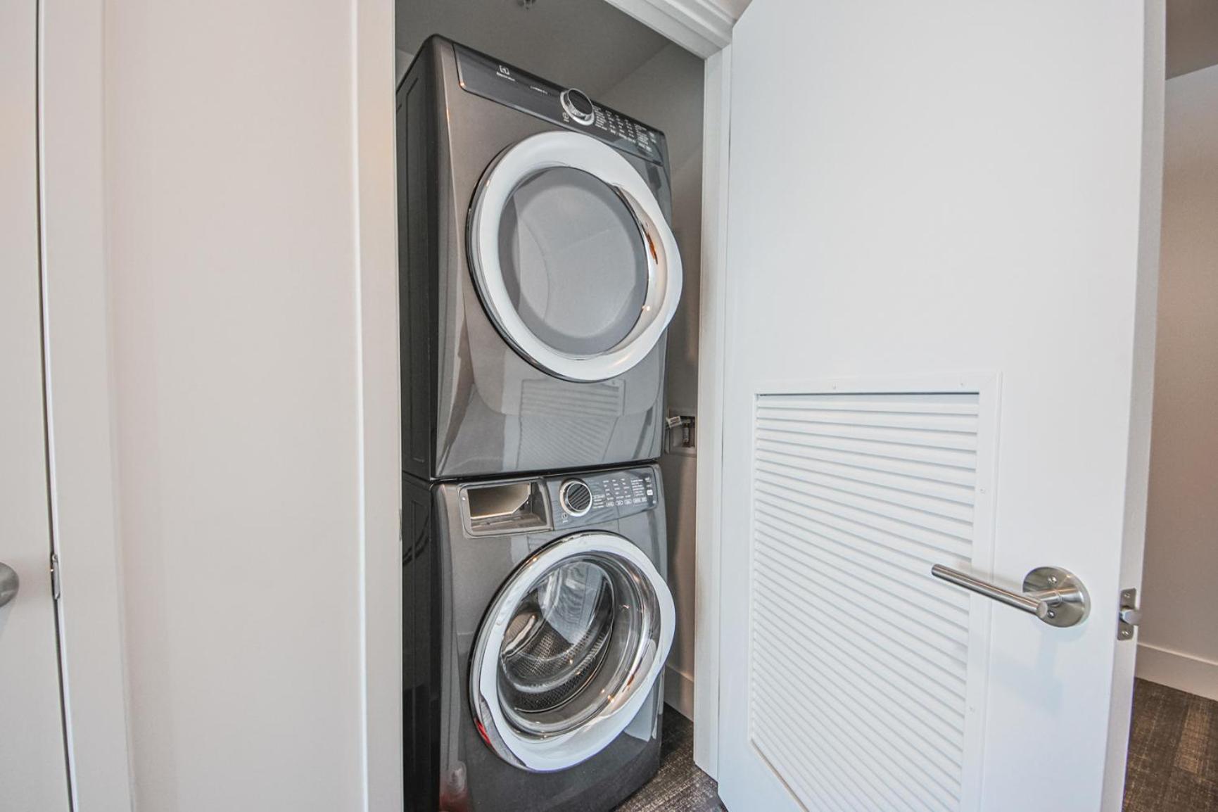 Apartment Elegant Urban Oasis 2br 2ba