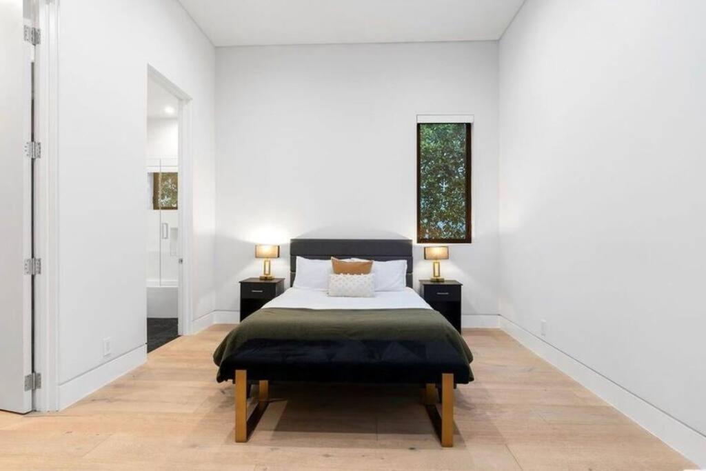 Woodland Hills Modern Dribble Den Los Angeles