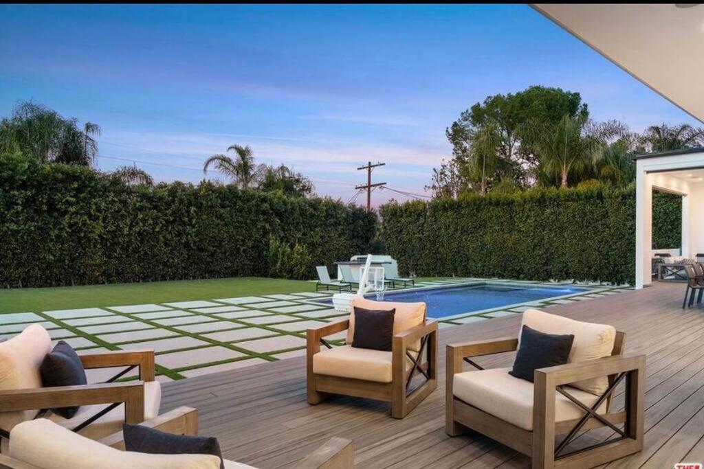 Woodland Hills Modern Dribble Den