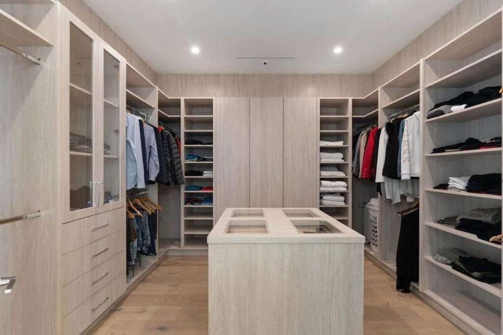 Woodland Hills Modern Dribble Den