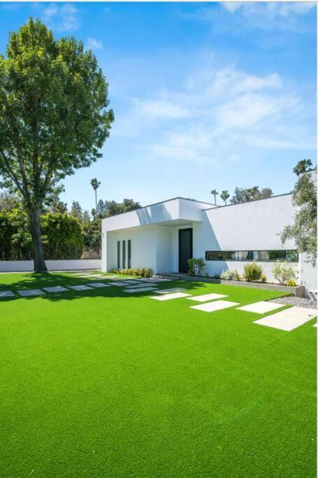 Woodland Hills Modern Dribble Den Holiday home Los Angeles