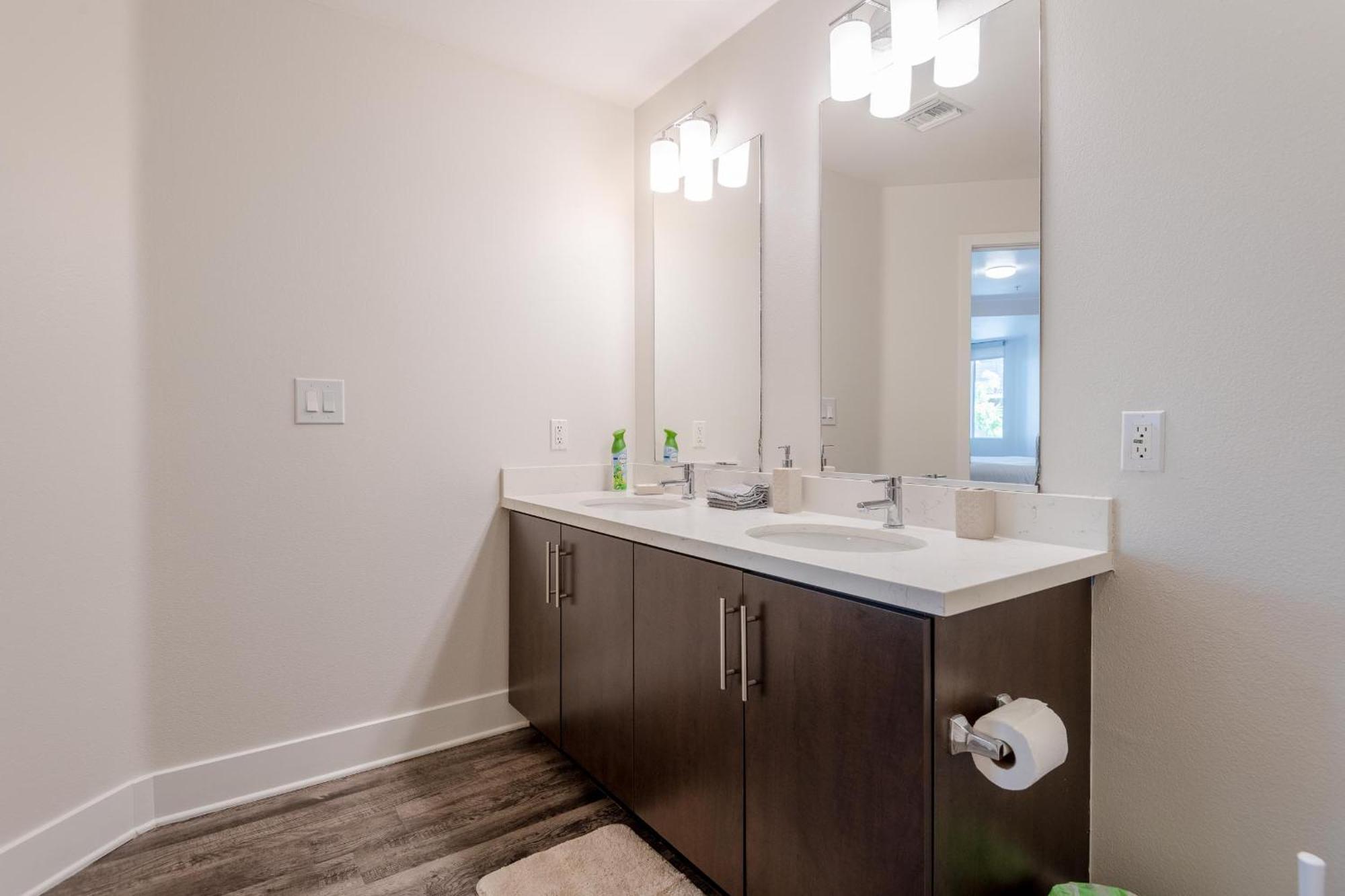 Two Bedroom By The Hollywood Walk Of Fame! * Los Angeles