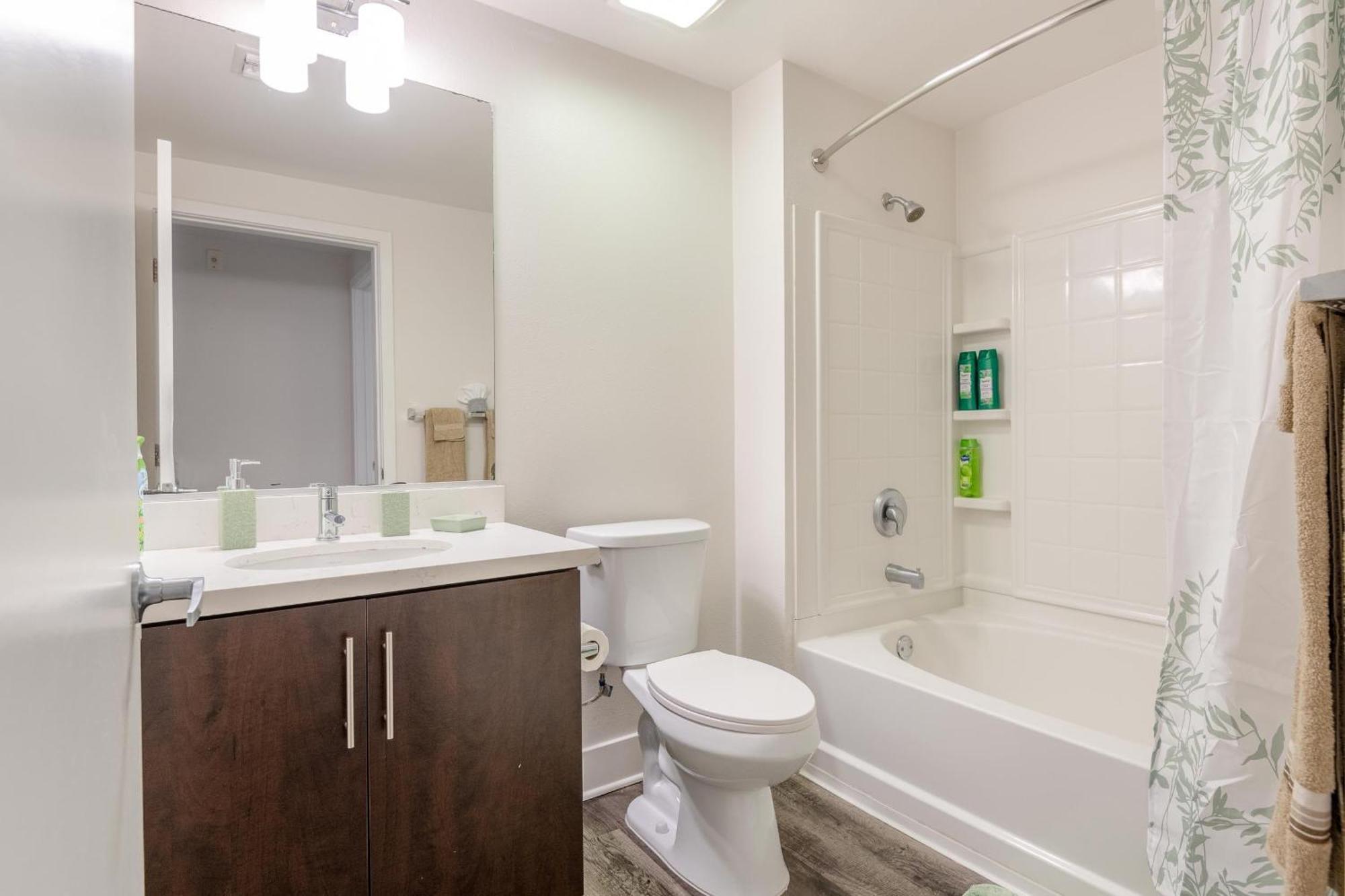 Two Bedroom By The Hollywood Walk Of Fame!