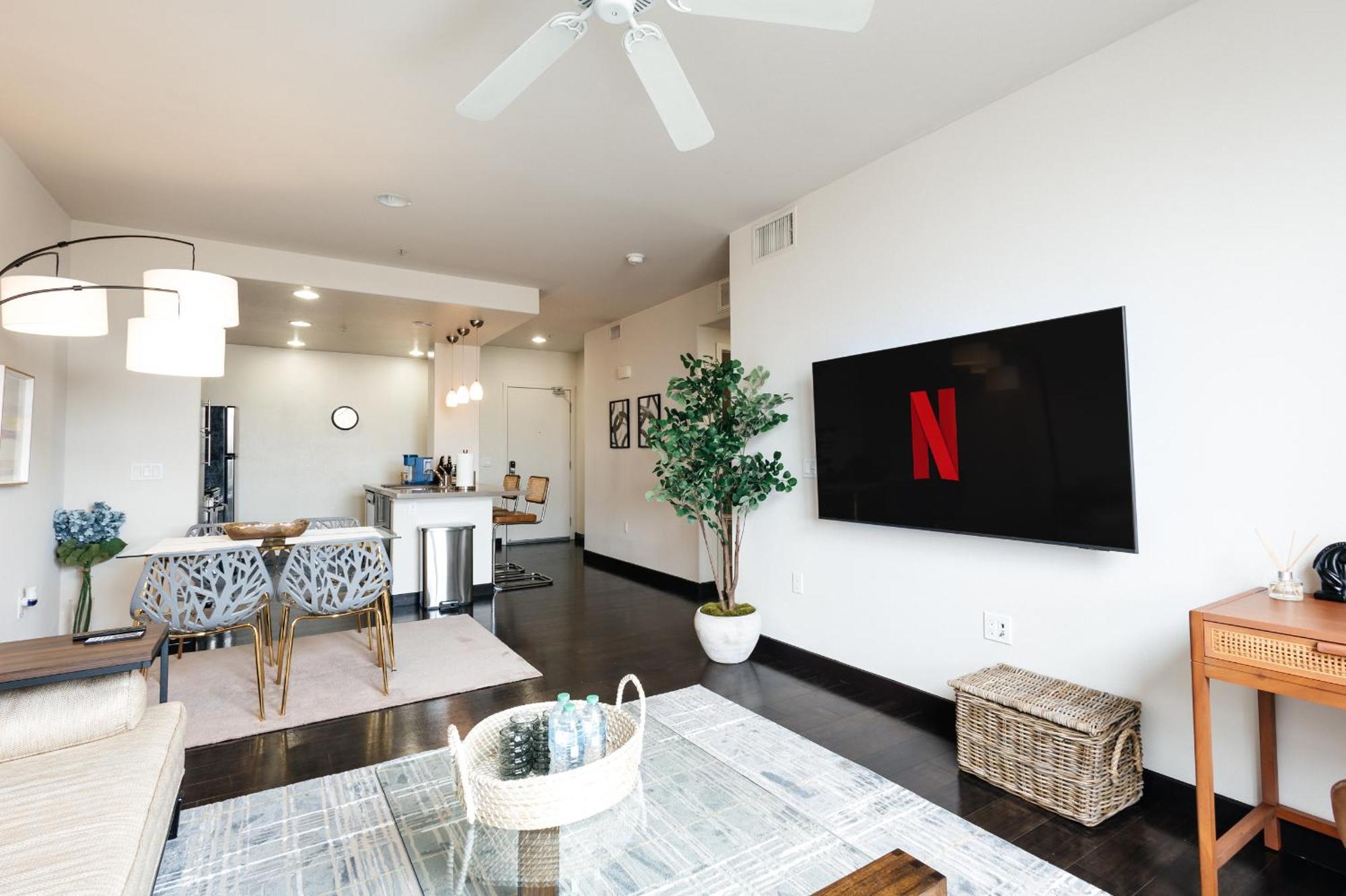 Lovely 1 Bd In West Hollywood Apartment