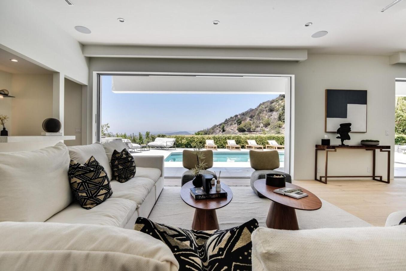 Villa Vista Modern
