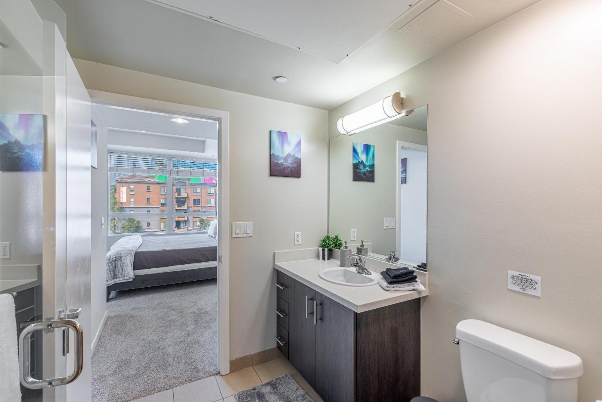 2 Bed 2 Bath X Street La Live, Convention Center, Microsoft Theater * Los Angeles