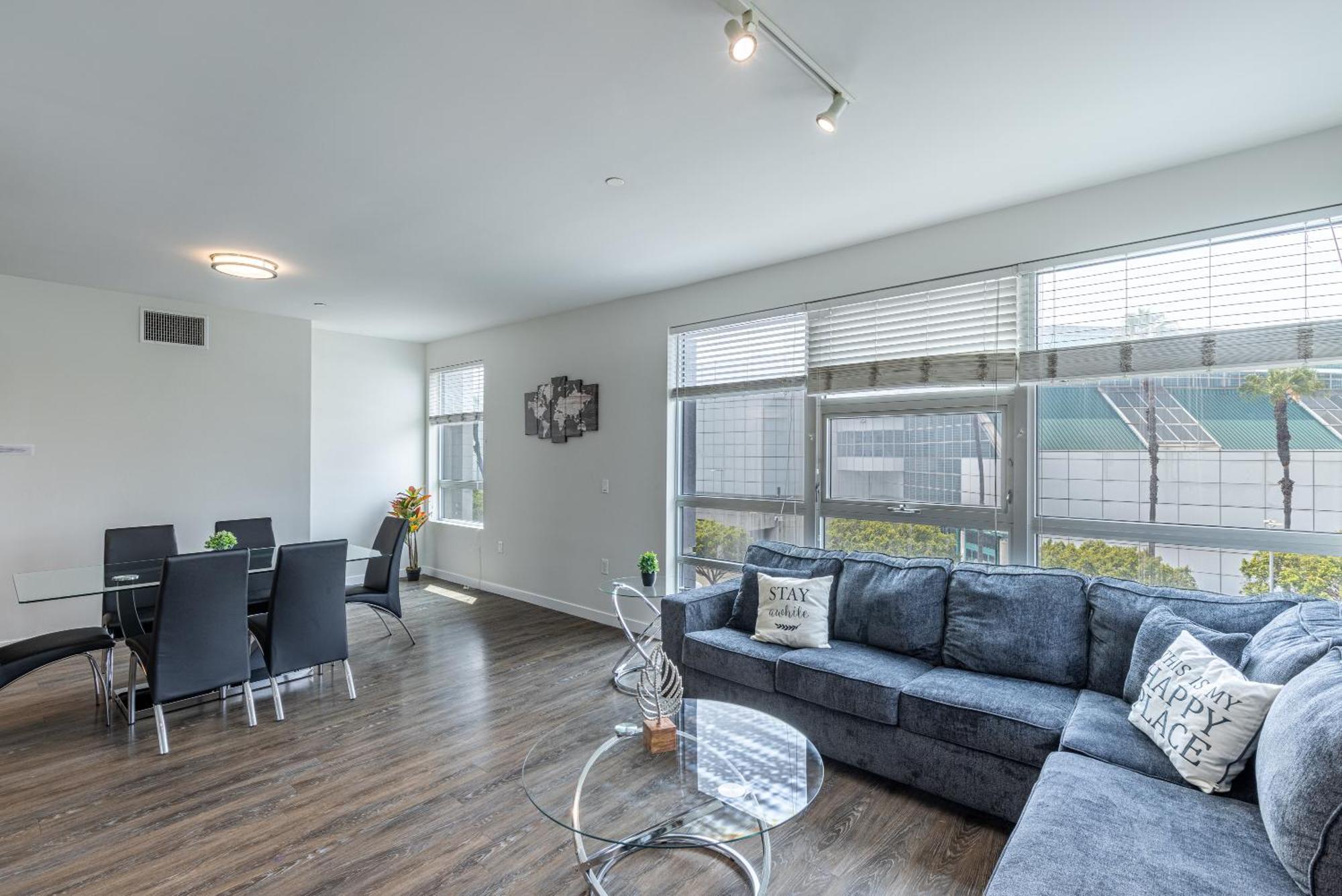 2 Bed 2 Bath X Street La Live, Convention Center, Microsoft Theater * Los Angeles