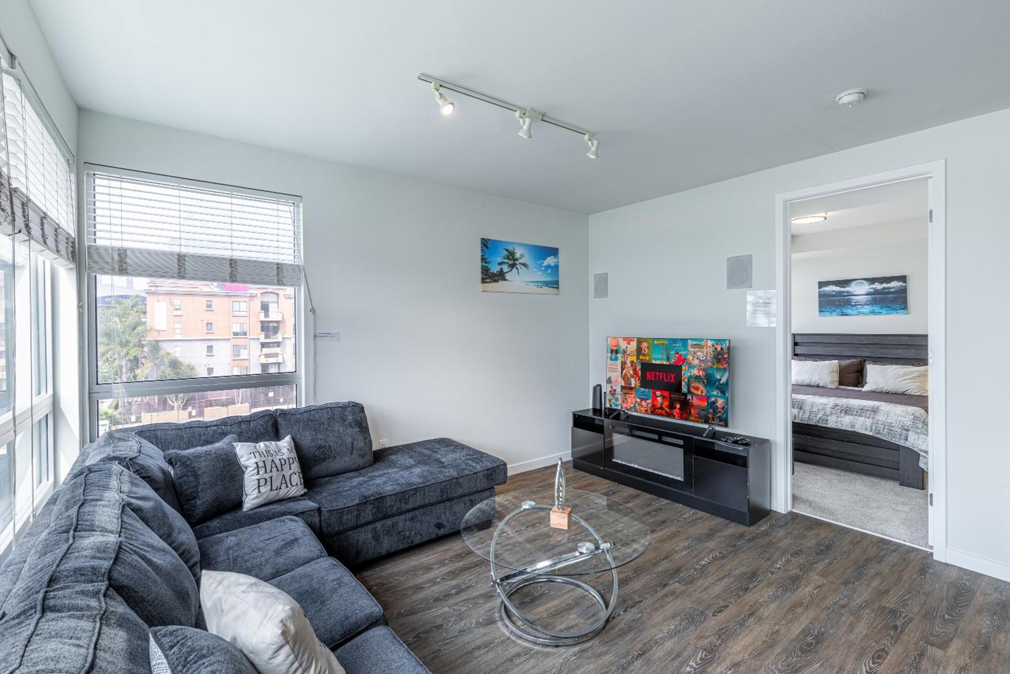2 Bed 2 Bath X Street La Live, Convention Center, Microsoft Theater Apartment