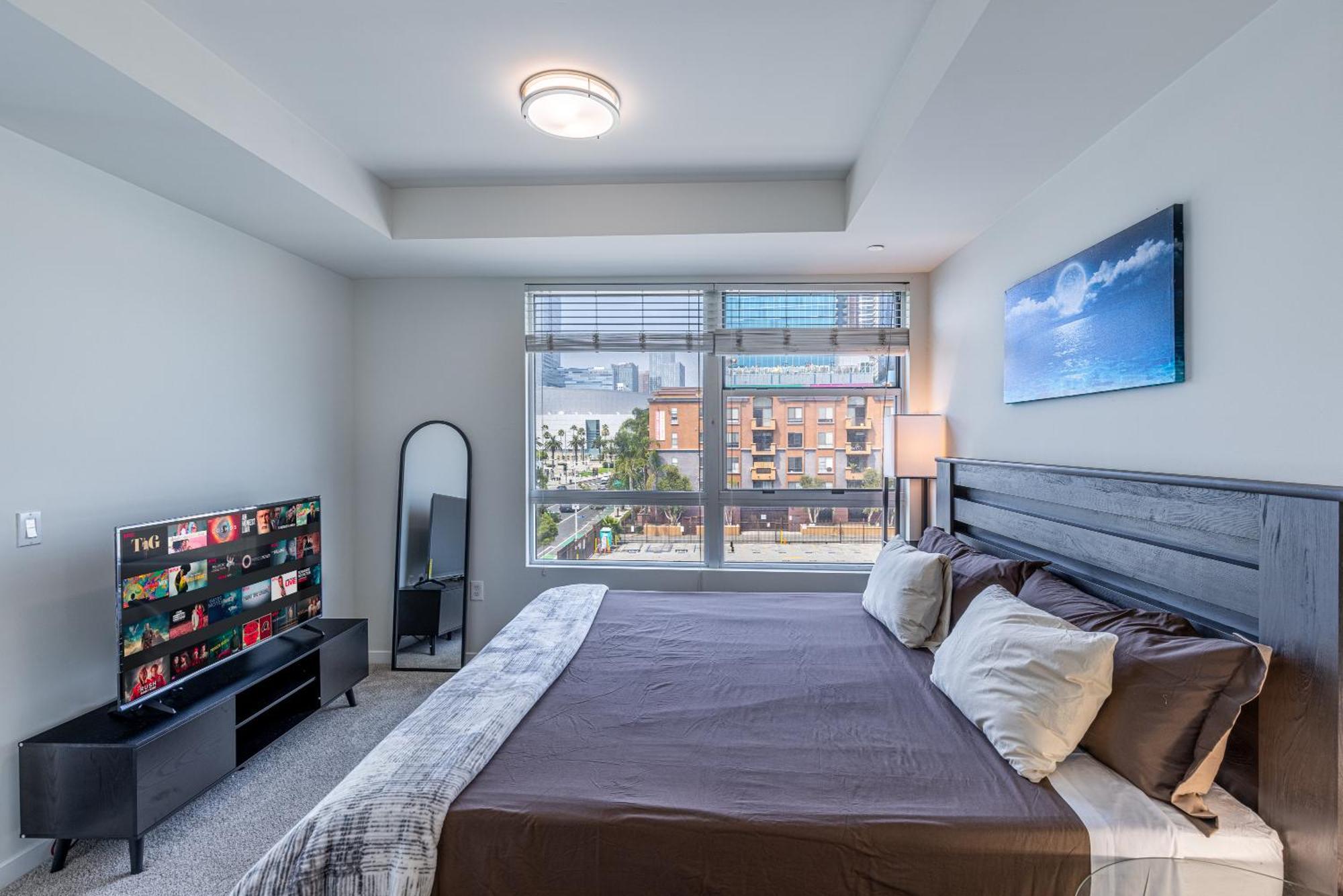 2 Bed 2 Bath X Street La Live, Convention Center, Microsoft Theater Apartment